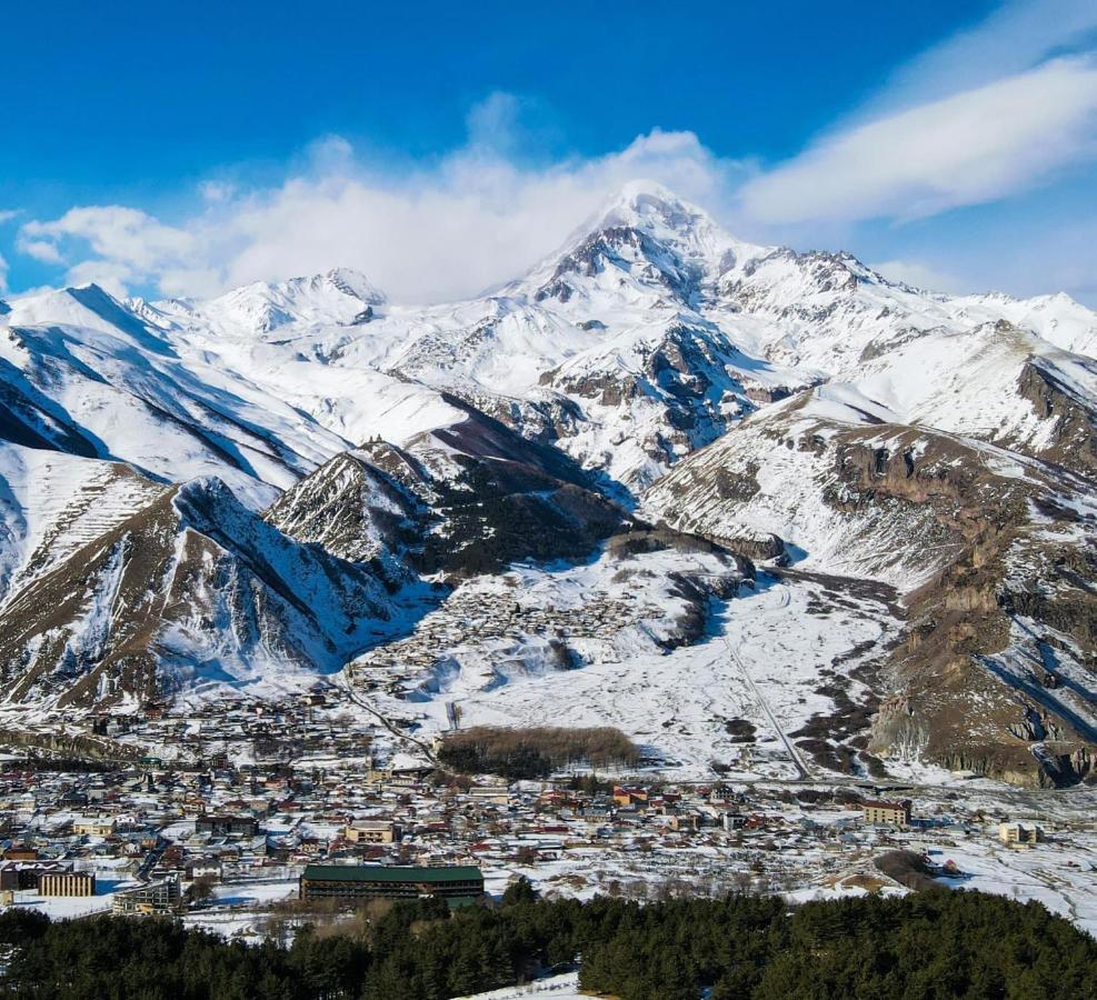 Hotel Axien Kazbegi Exterior foto