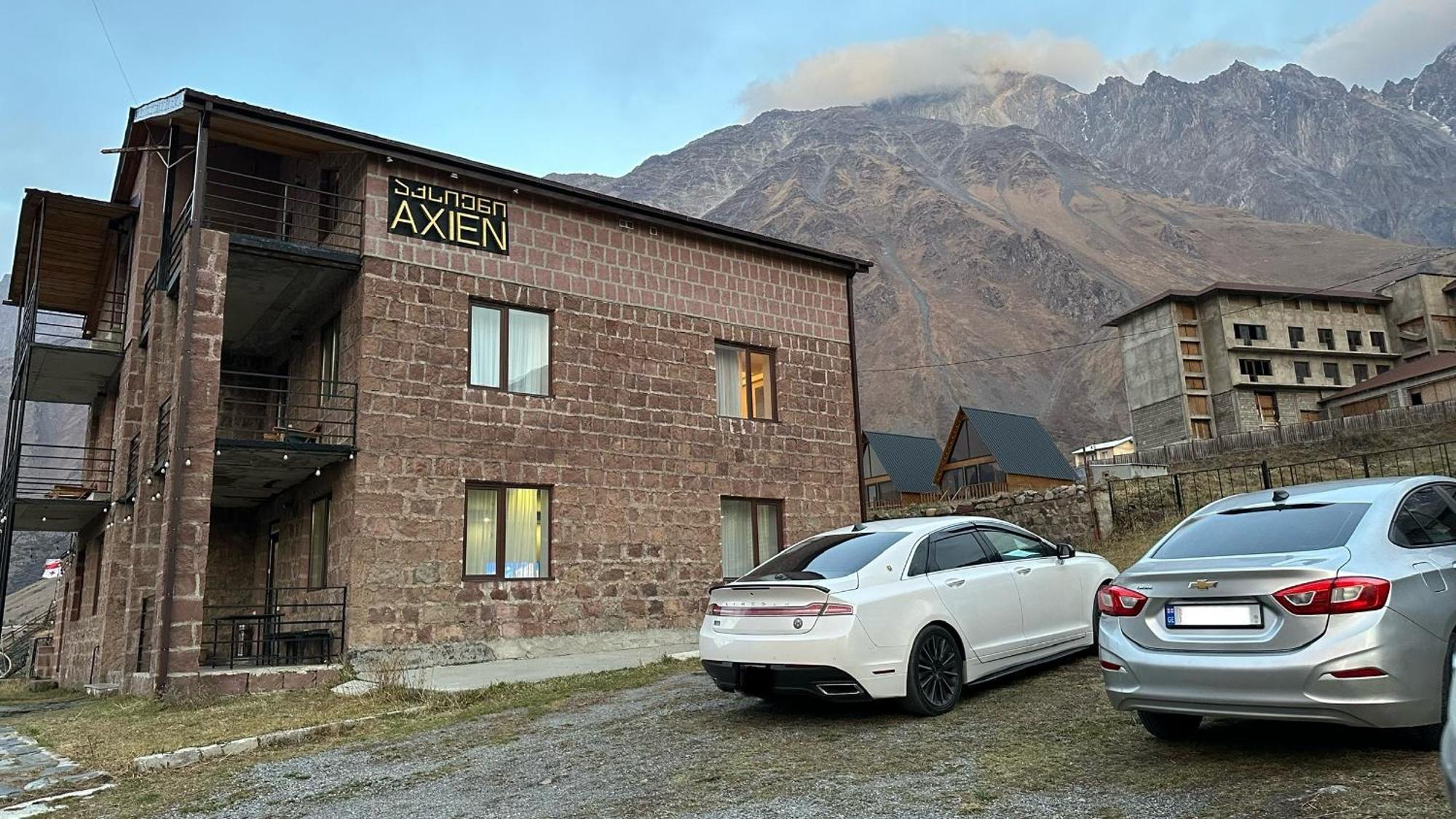 Hotel Axien Kazbegi Exterior foto